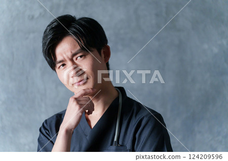 思考的男醫生 思考的男醫生 124209596
