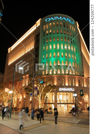 Kobe Motomachi landmark Daimaru Kobe store, the former settlement, and Sannomiya Shrine Kobe Motomachi landmark Daimaru Kobe store, the former settlement, and Sannomiya Shrine 124209777