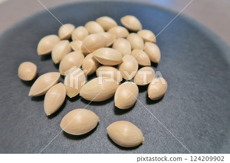 帶殼銀杏 124209902