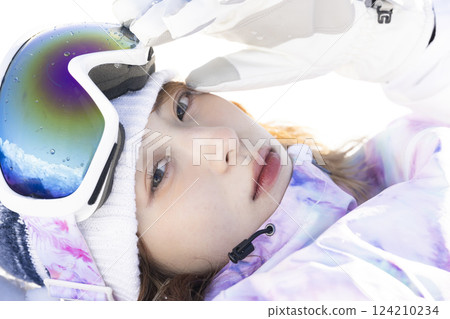 Woman enjoying ski 124210234