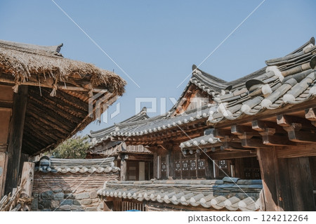 Ancient Korean Architectural Scenery on daytime Ancient Korean Architectural Scenery on daytime 124212264