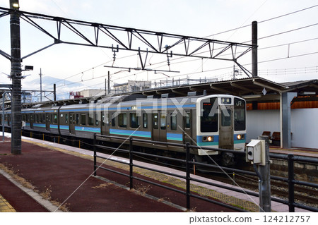 Early morning train window view from Akeshina Station to Matsumoto Station on the JR East Shinonoi Line (December 2022) 124212757