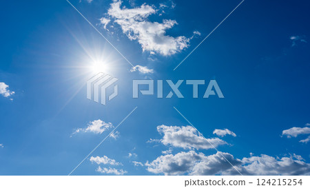 晴朗的藍天和白雲 124215254