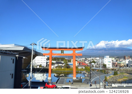 View from the train window on JR Central's Minobu Line from Nishi-Fujinomiya Station to Fuji Station (December 2022) 124216926