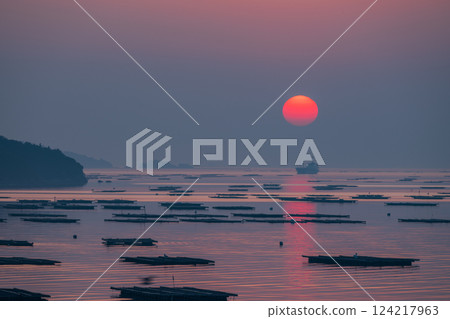 Beautiful scenery of the dawn at Sakomon in Setouchi city, Okayama prefecture, Japan 124217963