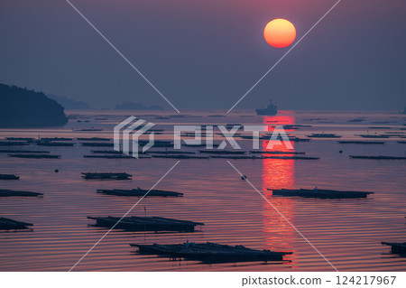 Beautiful scenery of the dawn at Sakomon in Setouchi city, Okayama prefecture, Japan 124217967