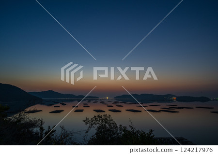 Beautiful scenery of the dawn at Sakomon in Setouchi city, Okayama prefecture, Japan 124217976