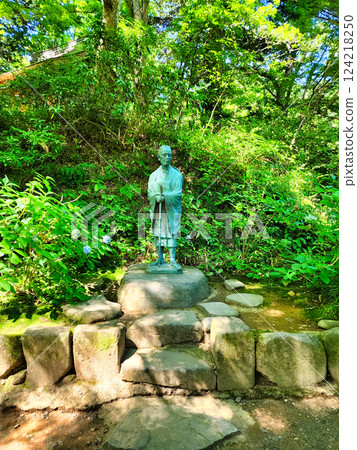 Summer trip to Tohoku, a journey of history and healing 124218250