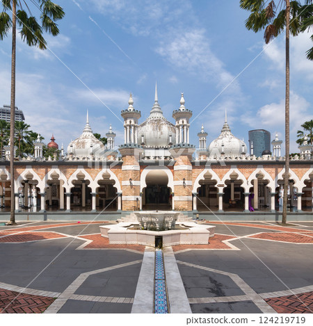 Explore Sultan Abdul Samad Jamek Mosque in Kuala Lumpur with breathtaking architecture and serene surroundings 124219719
