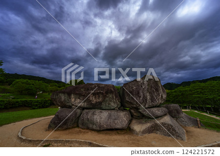 Ishimakitai burial mound 124221572