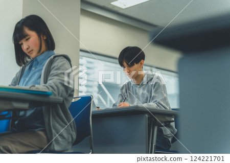 high school student, studying, girl 124221701