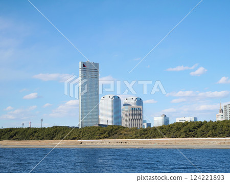 Chiba landscape seen from the seaside | Makuhari Beach 124221893