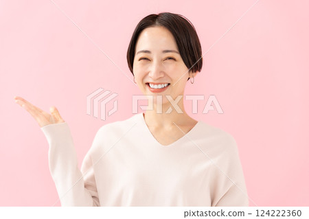 女人，微笑，美麗，揮手 124222360