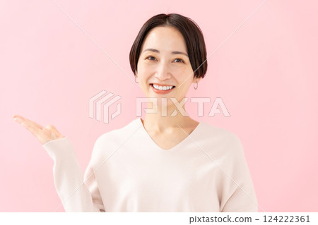 女人，微笑，美麗，揮手 124222361