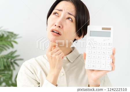 有計算器麻煩的女人 124222510
