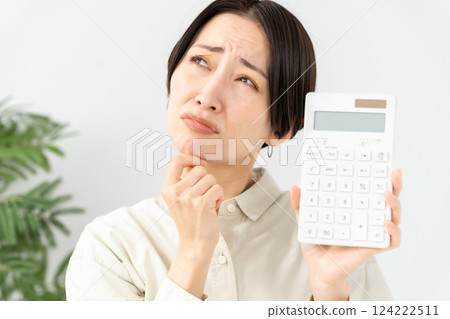 有計算器麻煩的女人 124222511