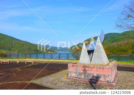 寒江水庫、月山湖、大噴泉、月山、西川町 124223006