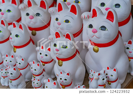 Lucky cats at Gotokuji Temple's Shoufukuden Hall 124223932