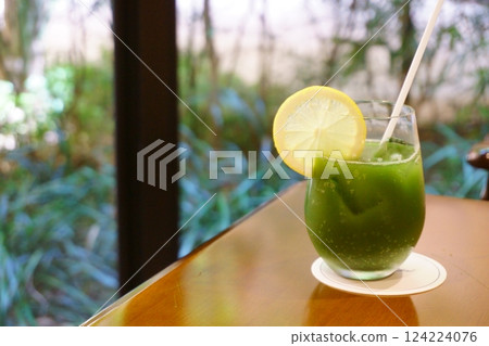綠茶加檸檬片 124224076