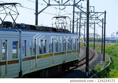 春風與火車 春風與火車 124224172