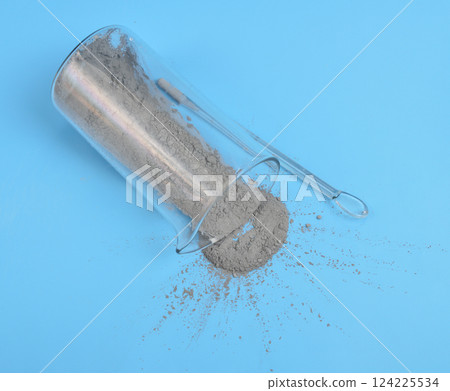 Zinc powder is a chemical element with the symbol Zn and atomic number 30. 124225534