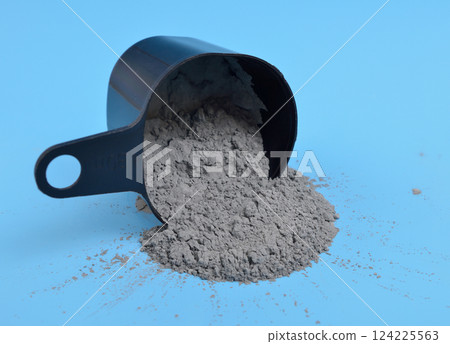 Zinc powder is a chemical element with the symbol Zn and atomic number 30. 124225563