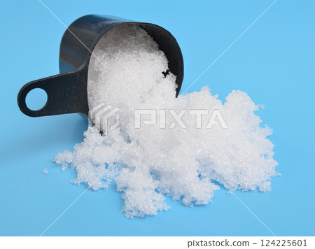 Ammonium acetate or spirit of Mindererus in aqueous solution with the formula NH4CH3CO2 Ammonium acetate or spirit of Mindererus in aqueous solution with the formula NH4CH3CO2 124225601