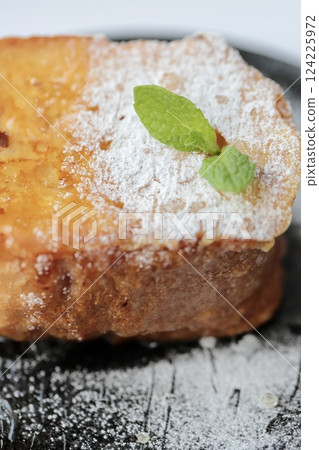 French toast with honey 124225972