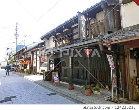Omotesando, Gobo, Daidouji Temple, Nagahama City, Shiga Prefecture (Uneyaya Antiques Shop: Closed) Omotesando, Gobo, Daidouji Temple, Nagahama City, Shiga Prefecture (Uneyaya Antiques Shop: Closed) 124226235