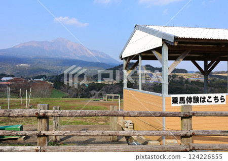 從高千穗牧場眺望高千穗山 從高千穗牧場眺望高千穗山 124226855