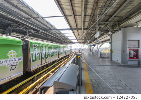 Editorial of the train coming at Keha Station Editorial of the train coming at Keha Station 124227055