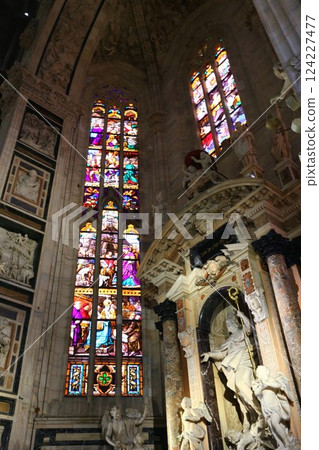 Inside the Duomo in Milan 124227477