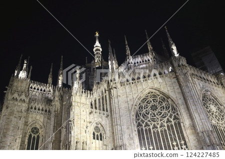 Illuminated Milan Duomo 124227485