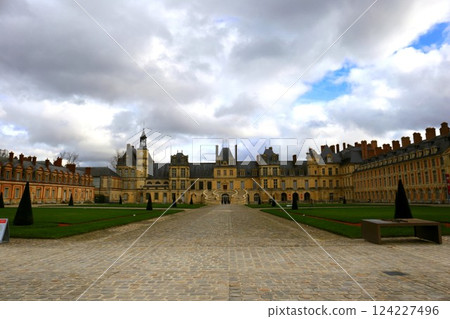 楓丹白露宮榮譽庭院和馬蹄形樓梯，聯合國教科文組織世界遺產 124227496