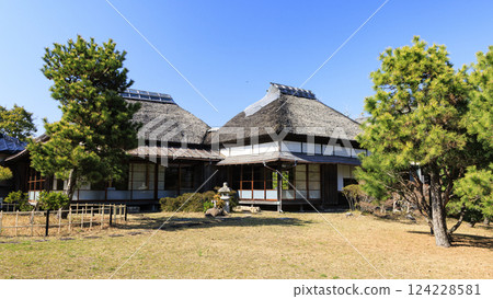 一個古老的私人住宅的春天 124228581