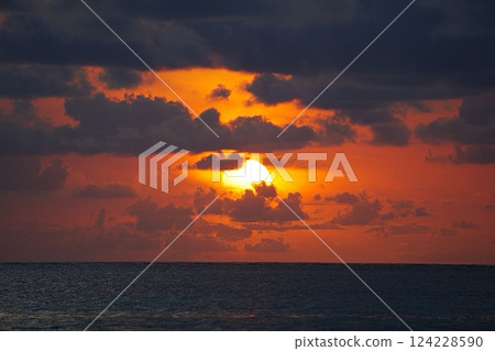 Sunrise over Indian Ocean in African Zanzibar island in Tanzania 124228590