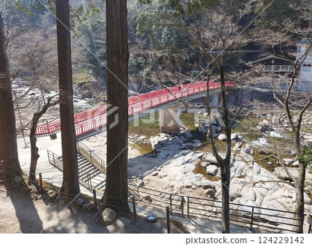 Taizuki Bridge in Korankei in spring (Toyota City, Aichi Prefecture) Taizuki Bridge in Korankei in spring (Toyota City, Aichi Prefecture) 124229142