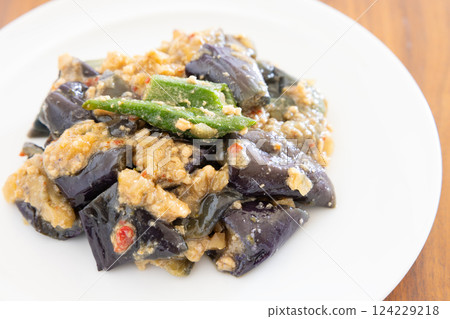 Eggplant Gapao Style 124229218
