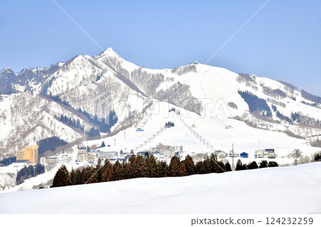 View towards Iwappara Ski Resort (Yuzawa Town, Niigata Prefecture) [March 2025] 124232259