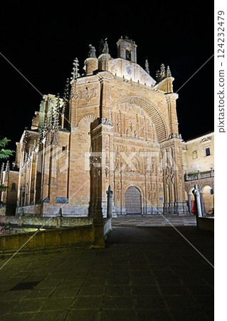San Esteban Monastery at night, Salamanca, Spain 124232479