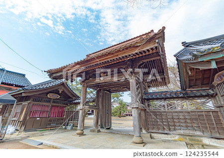 Honjoji Temple Water Gate (Sanjo City) 124235544