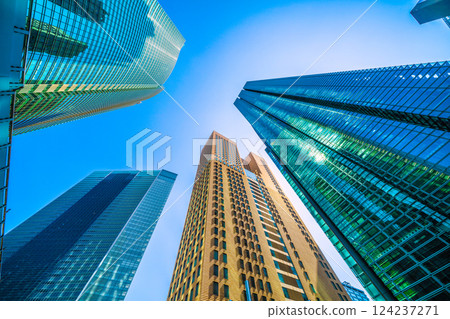 日本東京城市景觀，三月。俯瞰汐留商業區 124237271