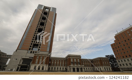Gunma Prefectural Office and Showa Building. The building on the right is the Gunma Prefectural Police Headquarters. Gunma Prefectural Office and Showa Building. The building on the right is the Gunma Prefectural Police Headquarters. 124241182