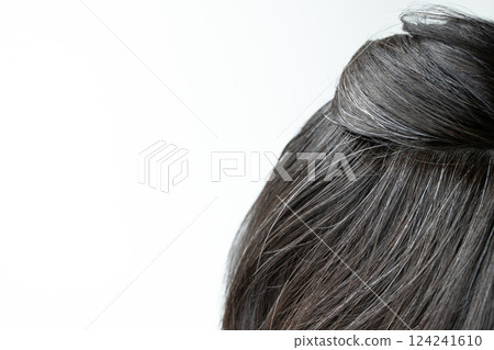 Close-up of Japanese woman's gray hair 124241610