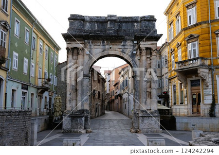 Triumphal Arch, Sergi Gate, Pula, Istria, Croatia, Europe 124242294