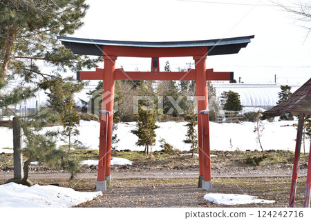 Photographing the grounds of Tsuruno Inari Shrine in Nanae Town, Hokkaido in early spring Photographing the grounds of Tsuruno Inari Shrine in Nanae Town, Hokkaido in early spring 124242716