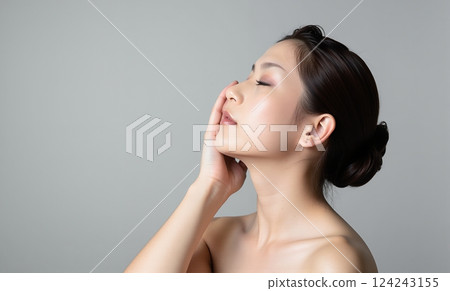 中年女性美容形象護膚 124243155