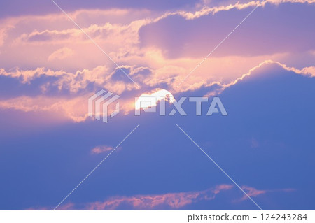 Sunrise at Kawarago Beach, mid-March, Ibaraki Prefecture 124243284