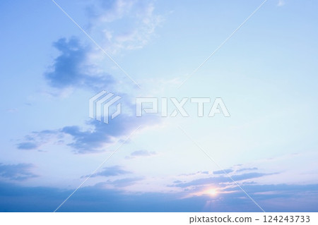 Sunrise at Kawarago Beach, March, Ibaraki Prefecture 124243733