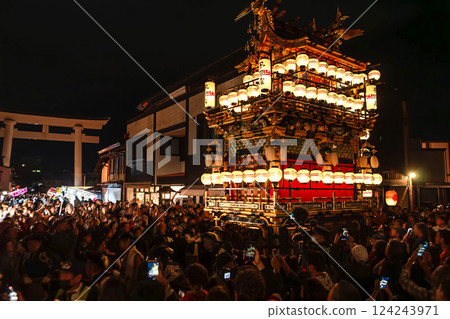 241009 Autumn Takayama Festival Evening Festival z101 124243971